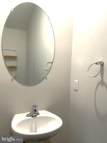 121 MAZZEO DR, Glassboro, NJ 08028