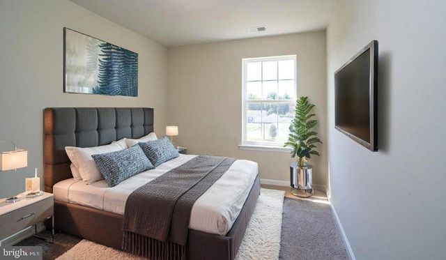 121 MAZZEO DR, Glassboro, NJ 08028