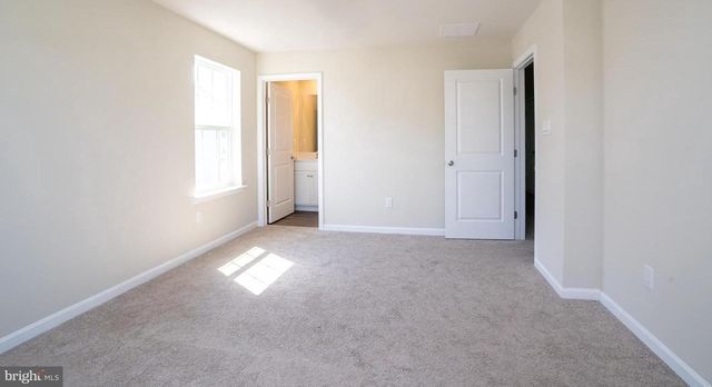 121 MAZZEO DR, Glassboro, NJ 08028