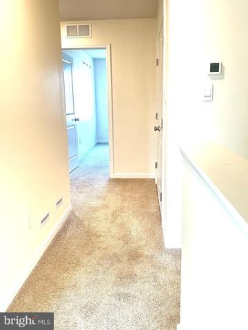 121 MAZZEO DR, Glassboro, NJ 08028