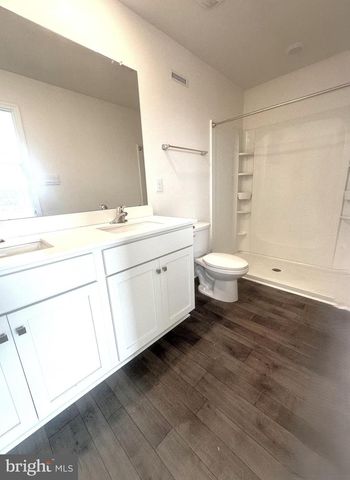 121 MAZZEO DR, Glassboro, NJ 08028