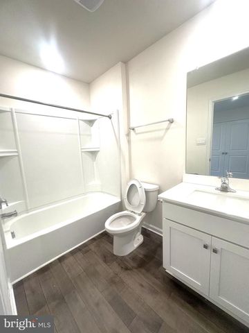 121 MAZZEO DR, Glassboro, NJ 08028