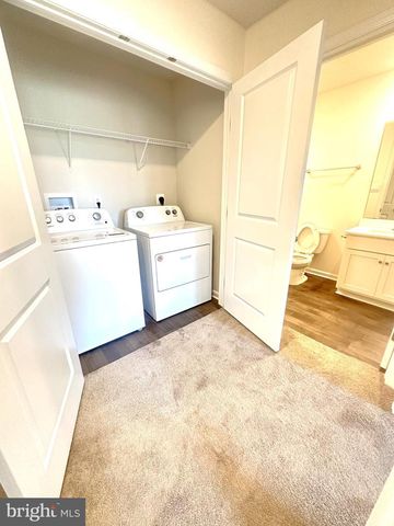 121 MAZZEO DR, Glassboro, NJ 08028