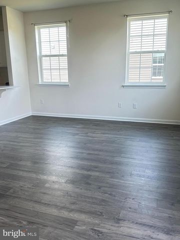 121 MAZZEO DR, Glassboro, NJ 08028