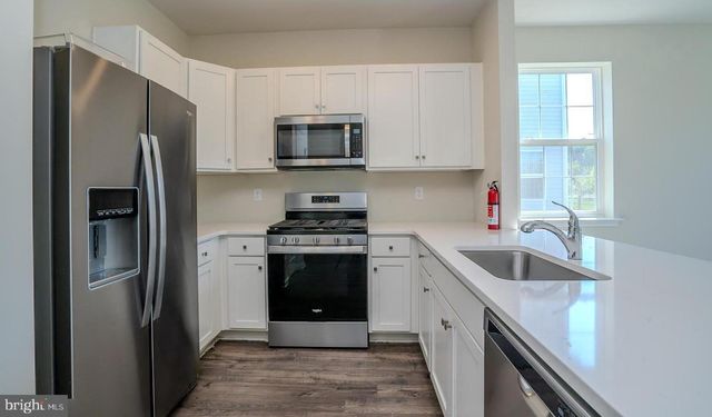 121 MAZZEO DR, Glassboro, NJ 08028