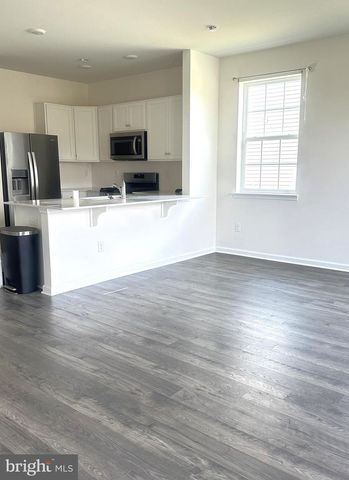 121 MAZZEO DR, Glassboro, NJ 08028