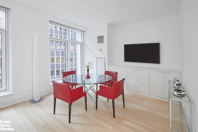 5 E 44th St Apt 11, New York City, NY 10017
