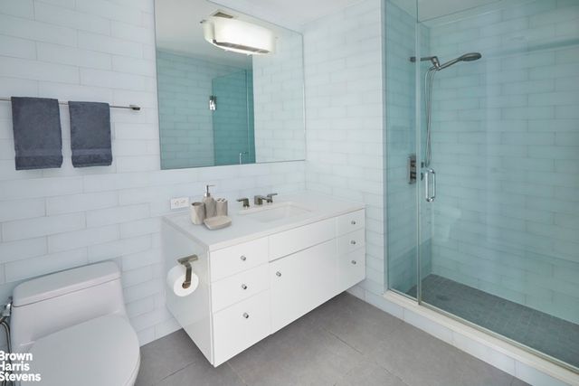 5 E 44th St Apt 11, New York City, NY 10017