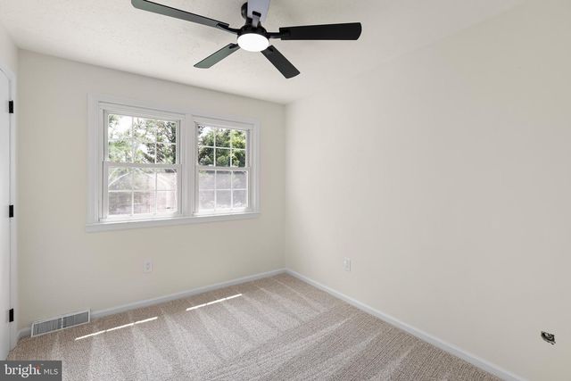 13 BLACK RD, New Castle, DE 19720