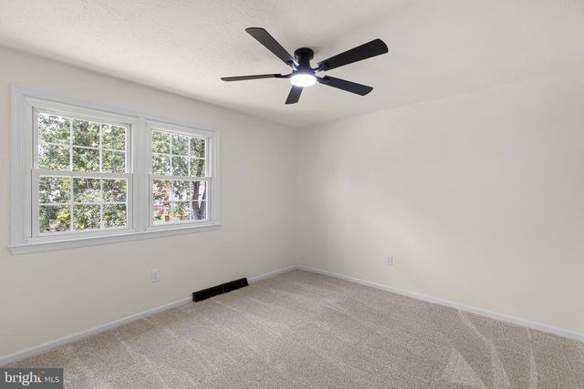 13 BLACK RD, New Castle, DE 19720