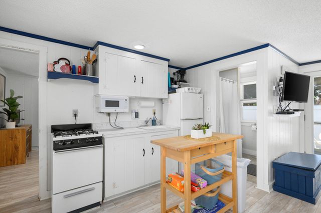 194 Captain Chase Road UNIT 3, Dennis Port, MA 02639