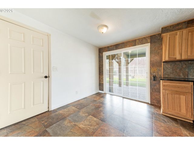 1310 W QUINALT St, Springfield, OR 97477