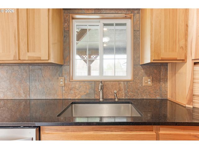 1310 W QUINALT St, Springfield, OR 97477