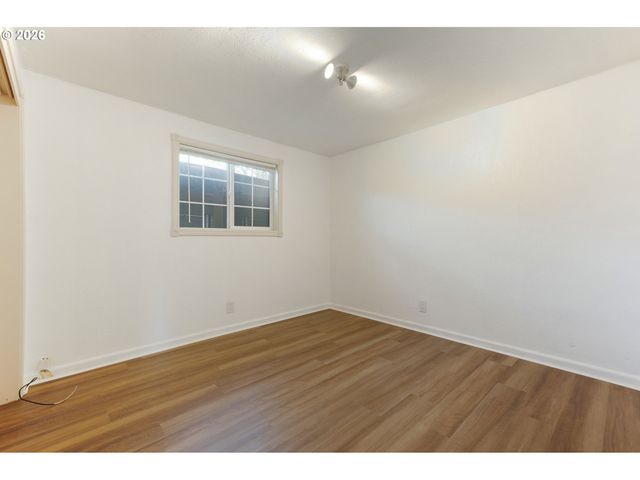 1310 W QUINALT St, Springfield, OR 97477