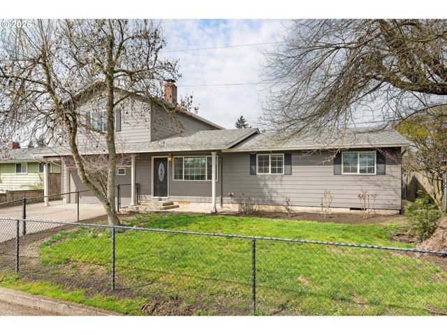 1310 W QUINALT St, Springfield, OR 97477