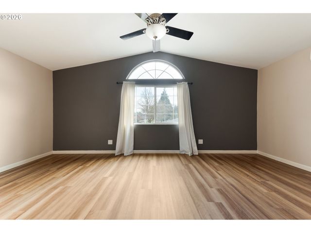 1310 W QUINALT St, Springfield, OR 97477