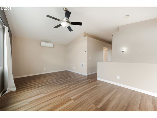 1310 W QUINALT St, Springfield, OR 97477