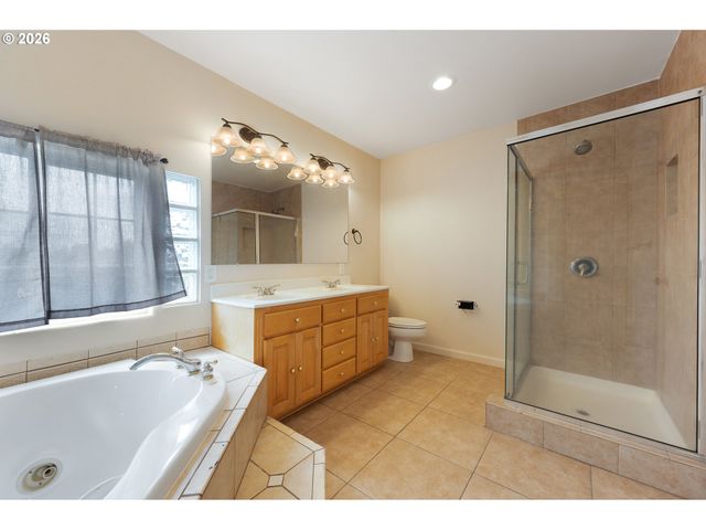 1310 W QUINALT St, Springfield, OR 97477