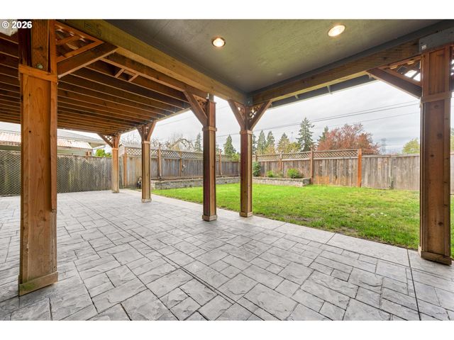 1310 W QUINALT St, Springfield, OR 97477