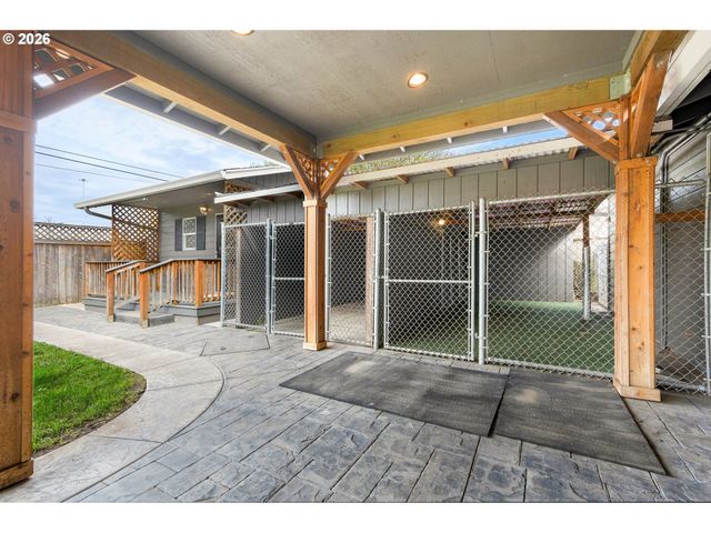 1310 W QUINALT St, Springfield, OR 97477