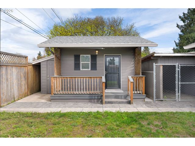 1310 W QUINALT St, Springfield, OR 97477