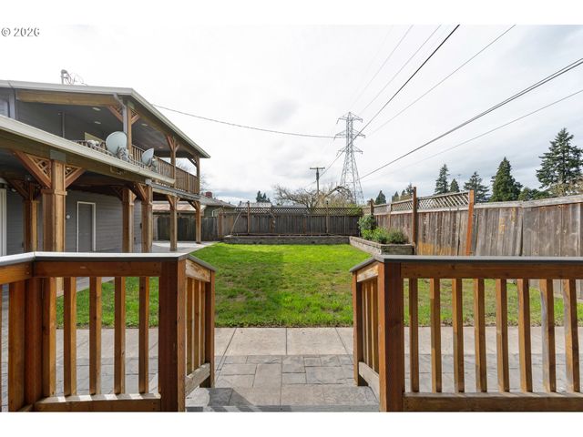 1310 W QUINALT St, Springfield, OR 97477