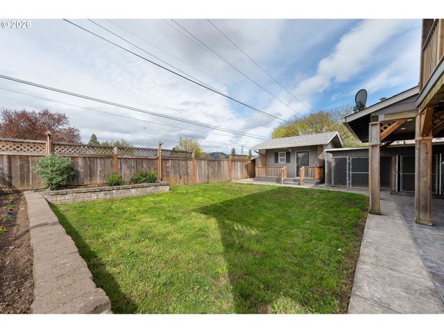 1310 W QUINALT St, Springfield, OR 97477