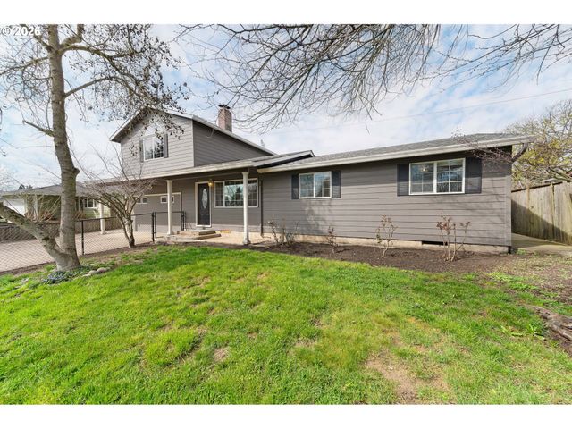 1310 W QUINALT St, Springfield, OR 97477