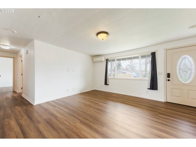 1310 W QUINALT St, Springfield, OR 97477