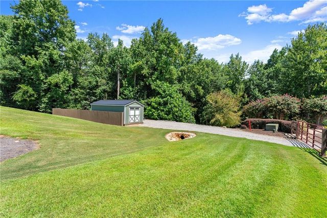 3173 Alenes Drive, Gainesville, GA 30506