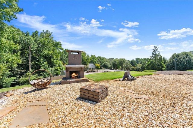 3173 Alenes Drive, Gainesville, GA 30506