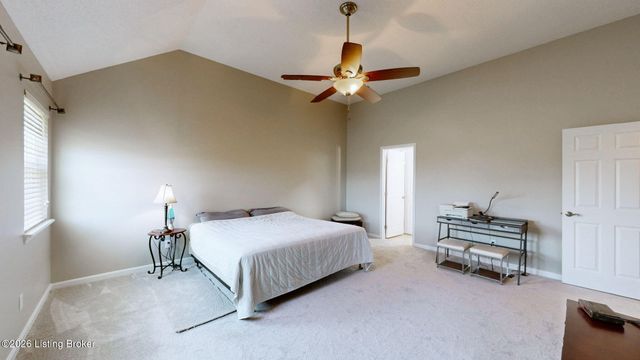 1039 Cobblestone Cir, Pioneer Village, KY 40165