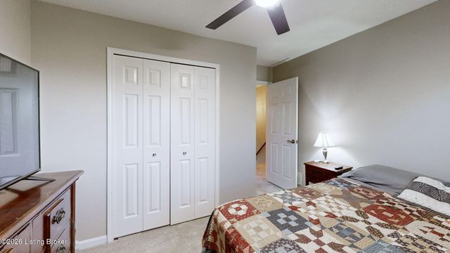 1039 Cobblestone Cir, Pioneer Village, KY 40165