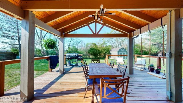 1039 Cobblestone Cir, Pioneer Village, KY 40165