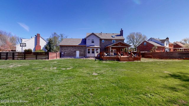 1039 Cobblestone Cir, Pioneer Village, KY 40165