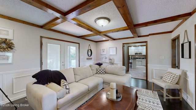 1039 Cobblestone Cir, Pioneer Village, KY 40165