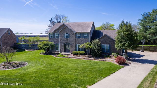 1039 Cobblestone Cir, Pioneer Village, KY 40165