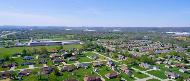 1039 Cobblestone Cir, Pioneer Village, KY 40165