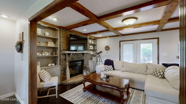 1039 Cobblestone Cir, Pioneer Village, KY 40165