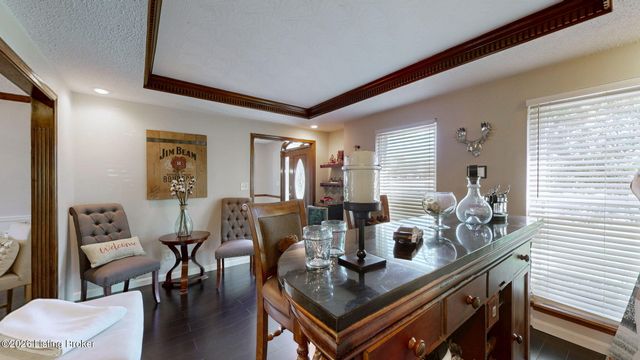 1039 Cobblestone Cir, Pioneer Village, KY 40165