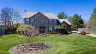 1039 Cobblestone Cir, Pioneer Village, KY 40165