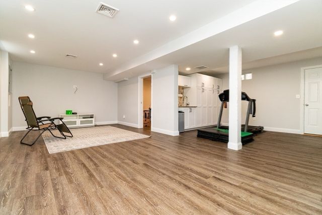 391 Franklin St 1, Hanson, MA 02341