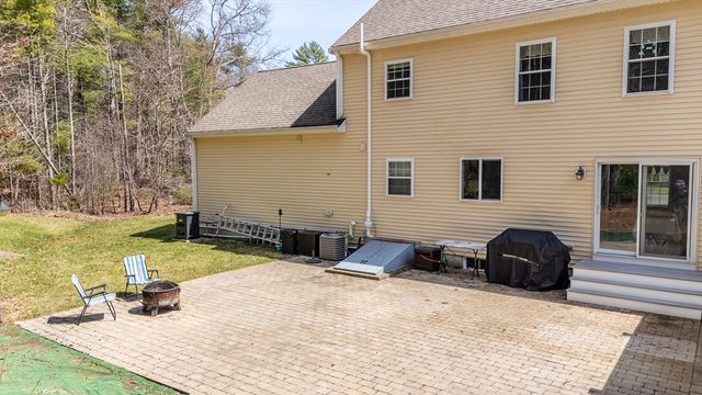 391 Franklin St 1, Hanson, MA 02341