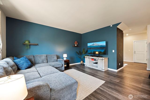 18418 107th Avenue E, Puyallup, WA 98374