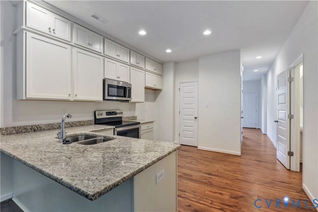 18764 Palisades Cove Trl, Moseley, VA 23120