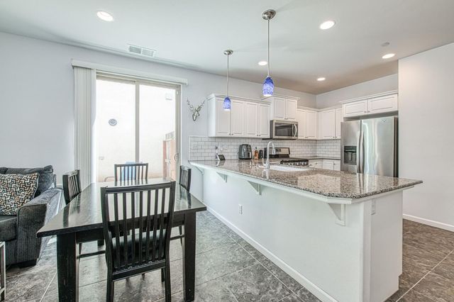 3043 Cirque Lane, Clovis, CA 93619