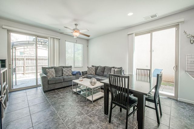 3043 Cirque Lane, Clovis, CA 93619