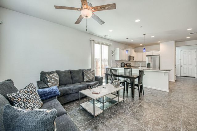 3043 Cirque Lane, Clovis, CA 93619