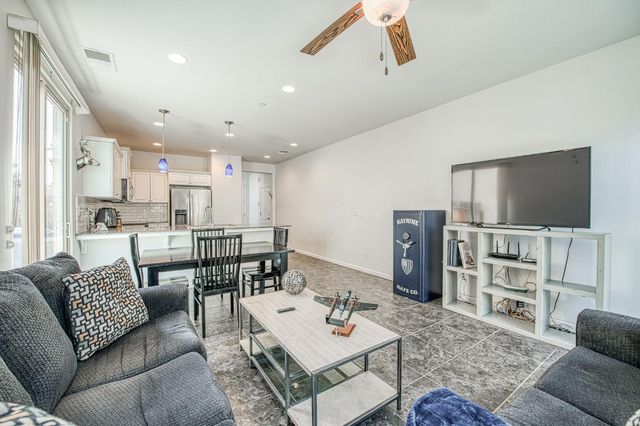 3043 Cirque Lane, Clovis, CA 93619