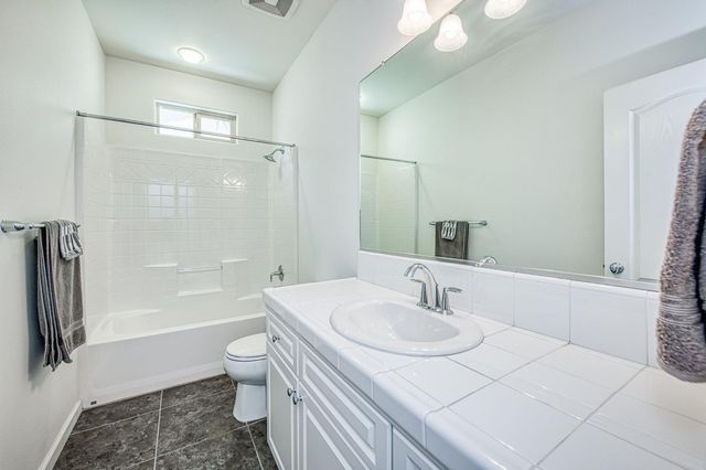 3043 Cirque Lane, Clovis, CA 93619
